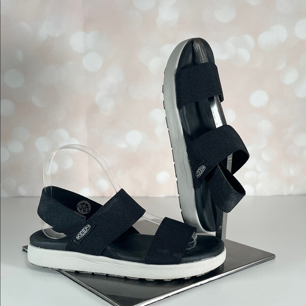 KEEN Black and Gray Elastic Sandals Size 7